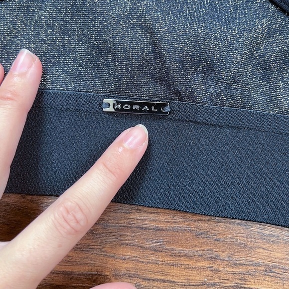 KORAL • Trifecta Versatility Bra sports Black Gleam metallic gold - Picture 8 of 10